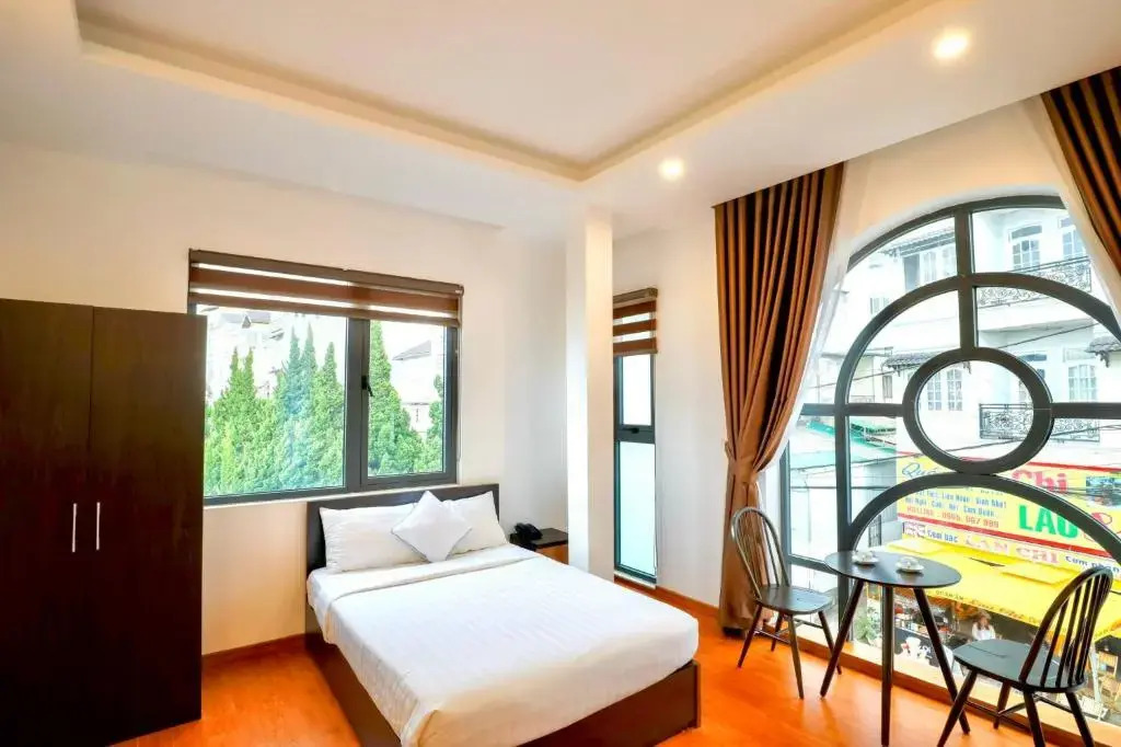 TTR Midtown View Hotel