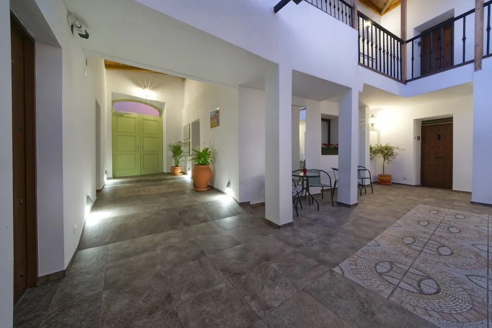 CASA VERDE Comfortable Air-Conditioned Modern Apartments