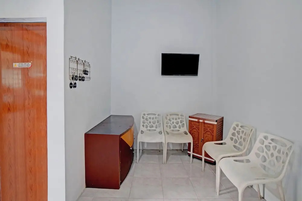 Madina Residence by OYO Rooms