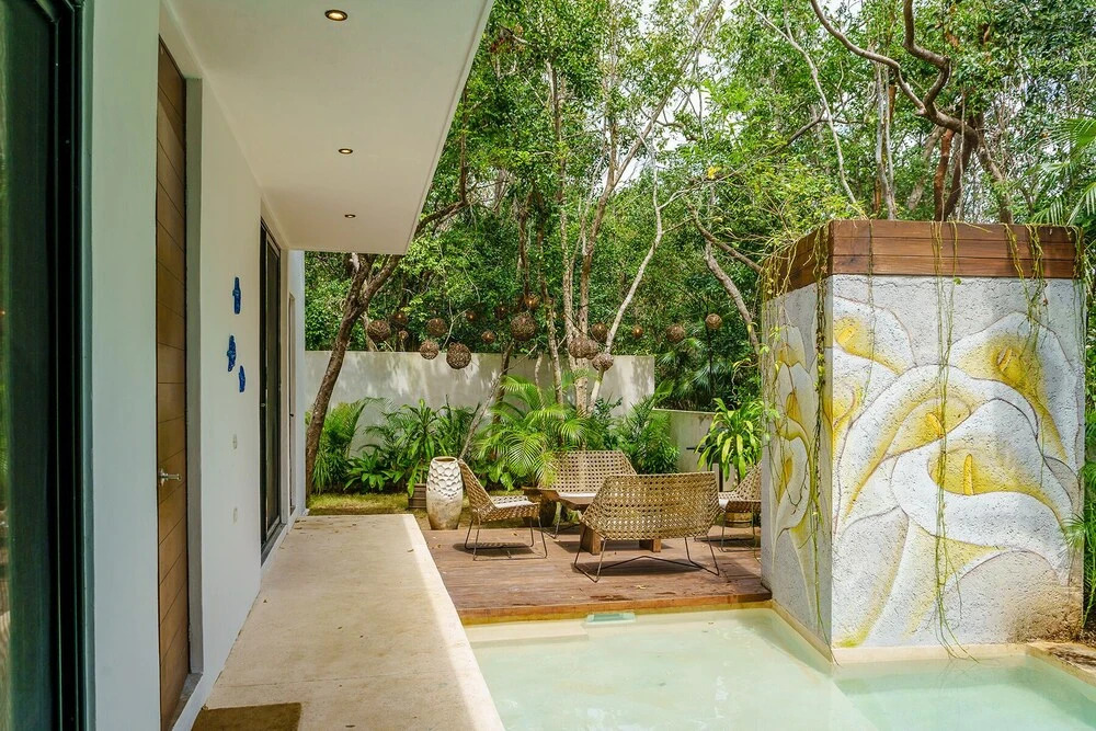 Magazine-worthy Villa Ponderosa with Private Pool & Gated Area