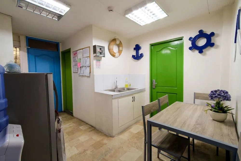 ZEN Hostel Vicente Cruz Manila