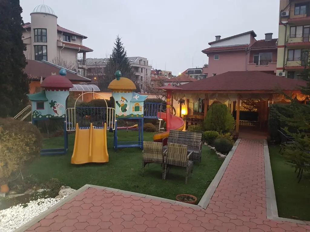 Хотел Кедъра