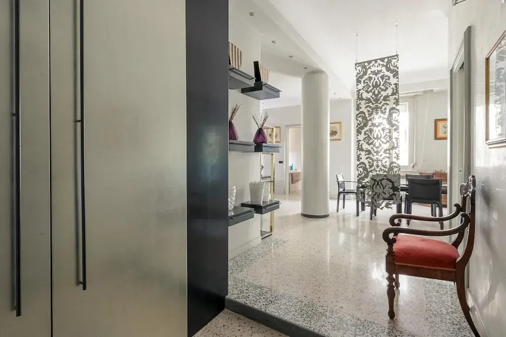 Elegant Apartment Near Duomo