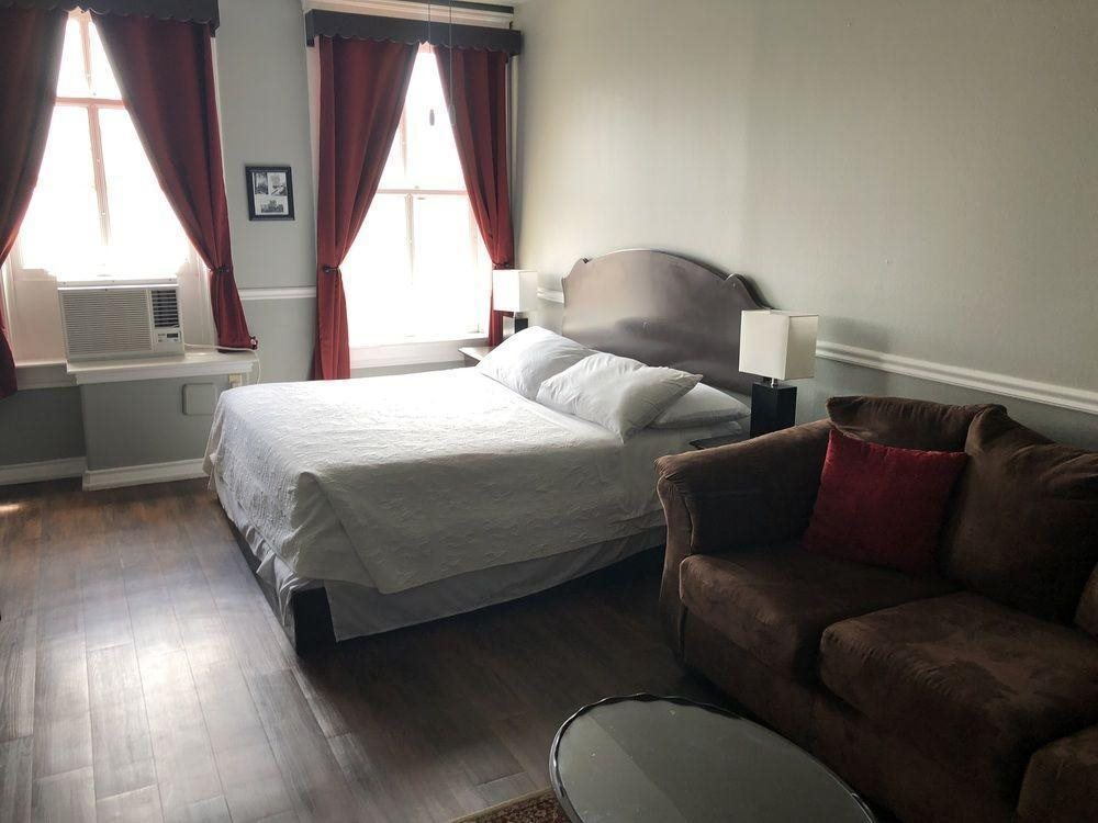 The Rialto Hotel