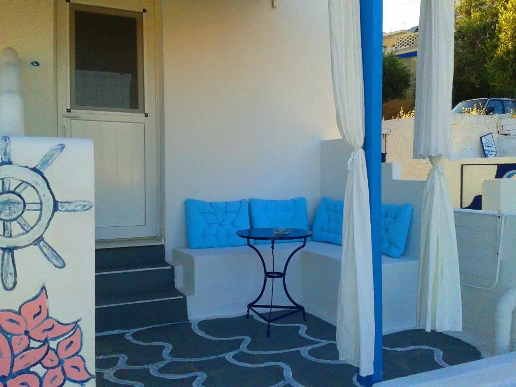 Georgia Rooms Milos