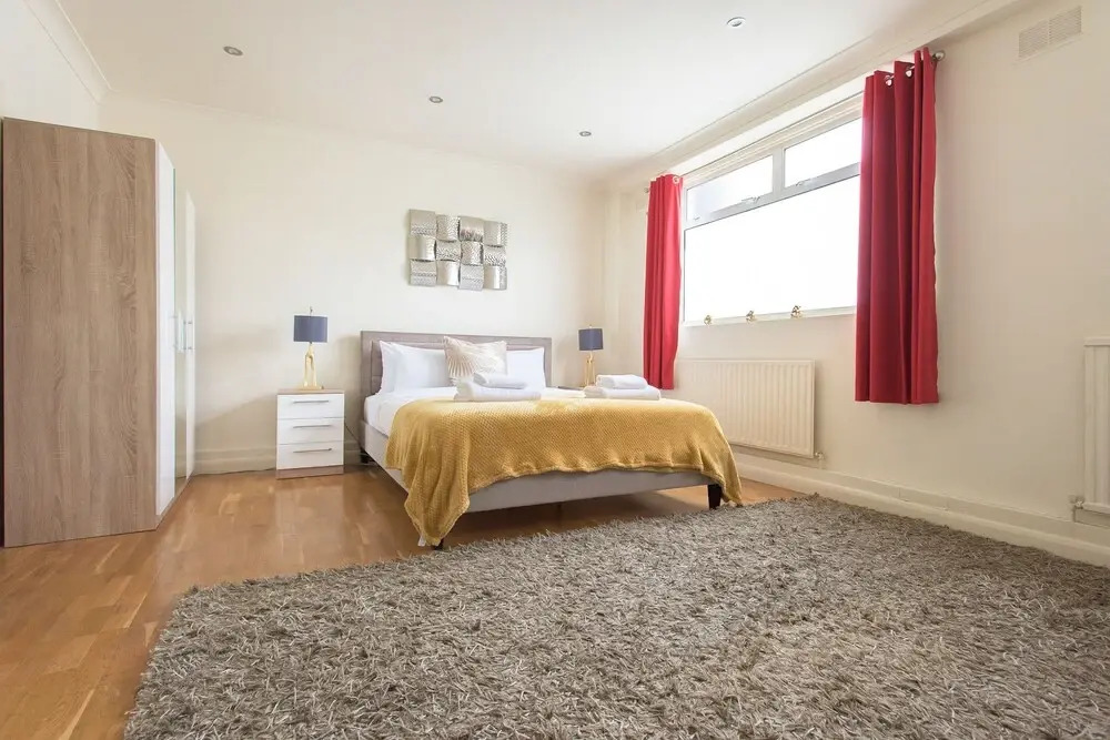 Platinum Apartment Mornington Crescent 9986