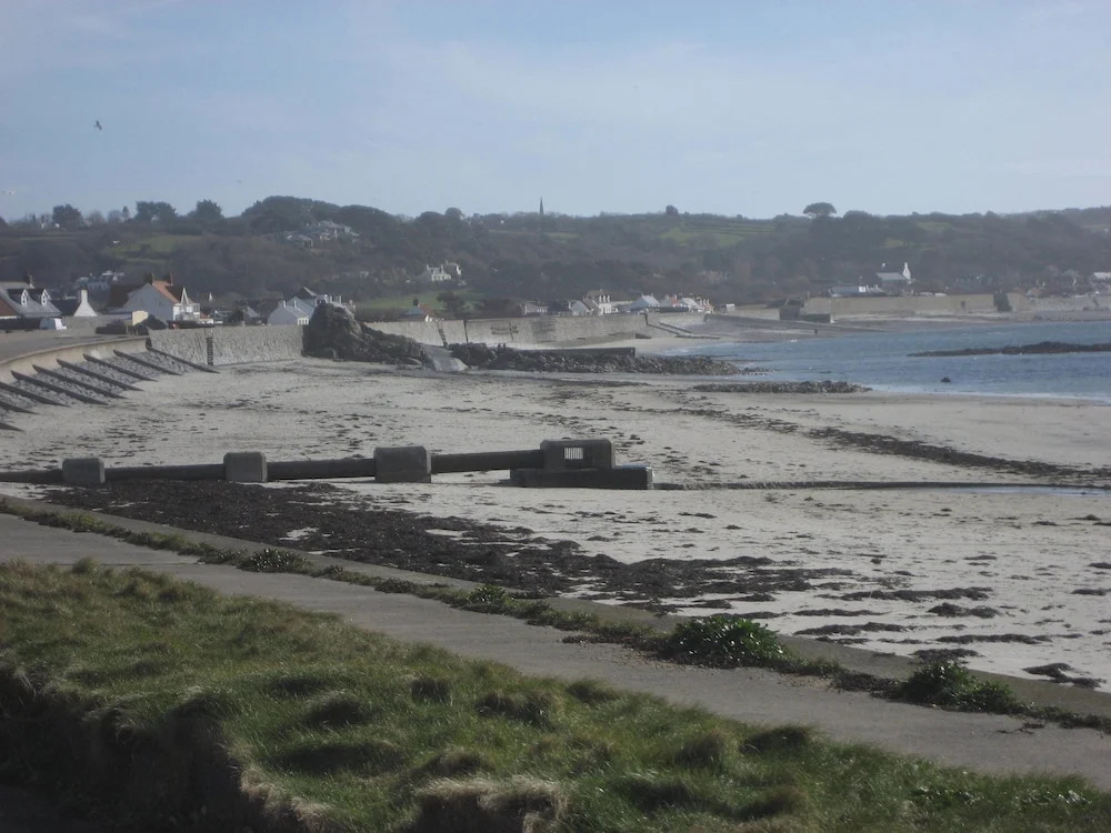 L'Eree Bay Hotel