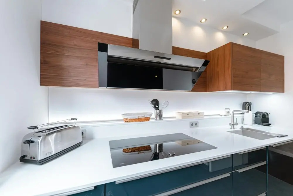 Stylish Open 1BR Apt in Cents w Balcony
