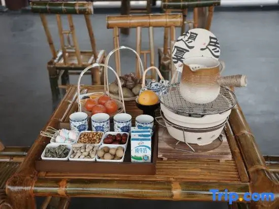 Quxiang Yazhu Chufeng Courtyard Homestay (Jiuge Alley)