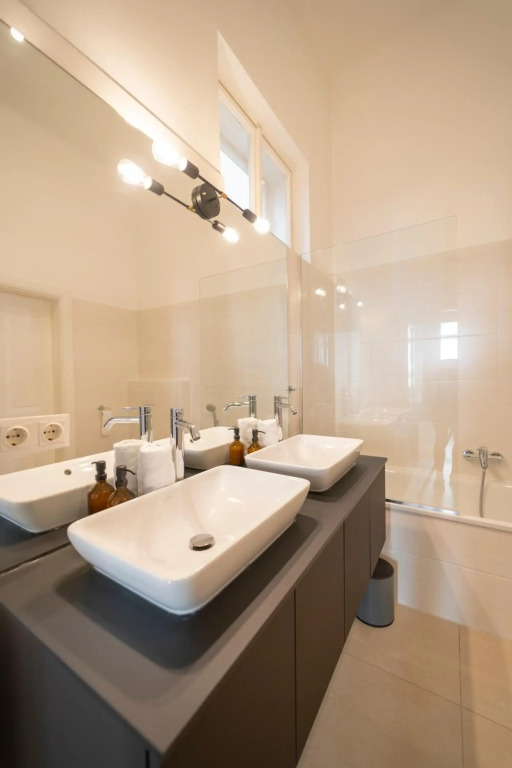 Luxury Apartment next to the City Center