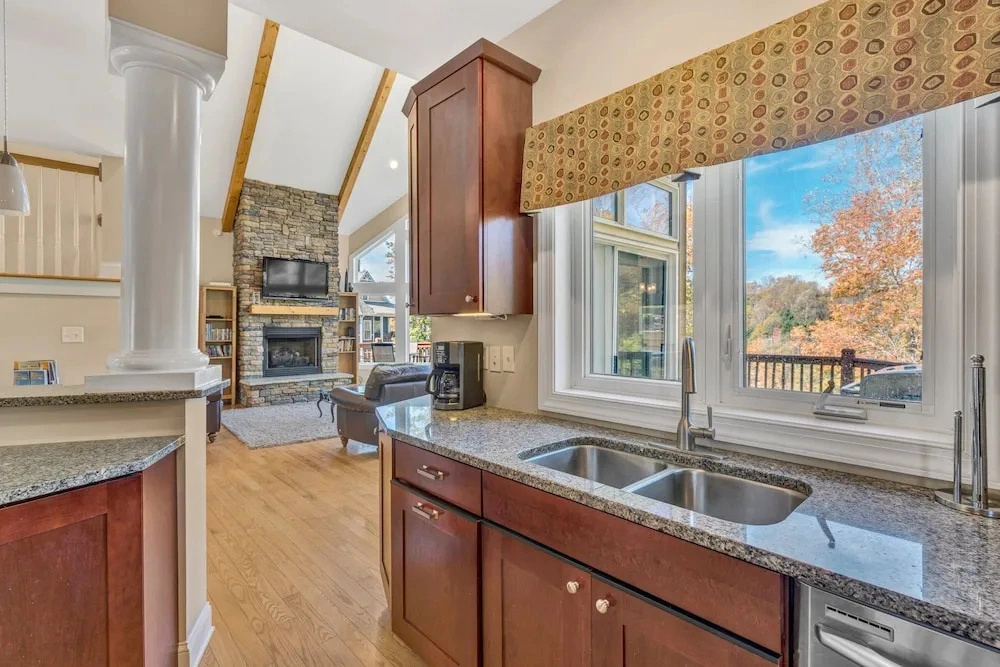 Osprey Cove - Custom Lakefront Home With 2-story Dock, Wifi, Game Room and Fireplace