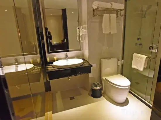 Jingxi Saint Paul Hotel (Longtan Wetland Park Branch)