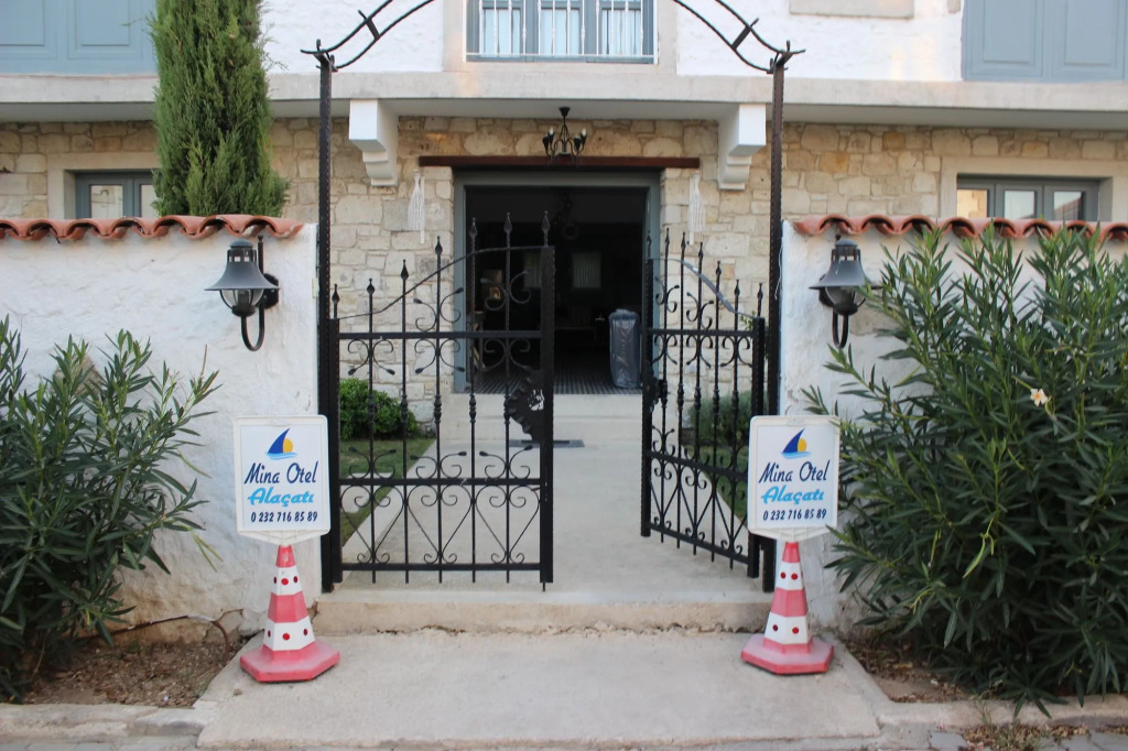 Mina Otel by Adda Alaçatı