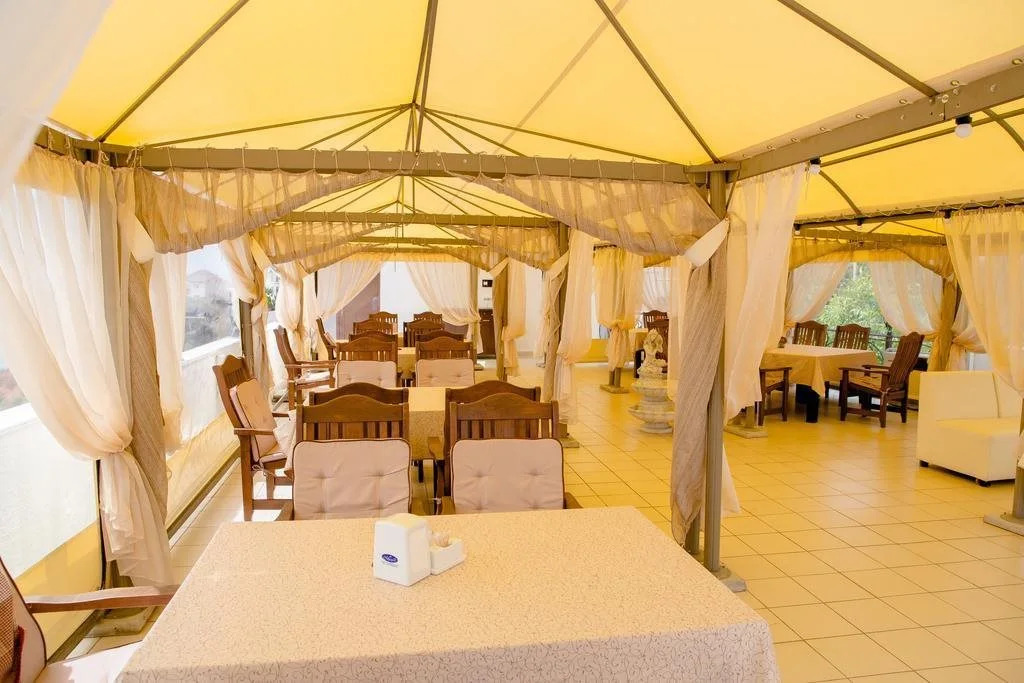 Lux Hotel