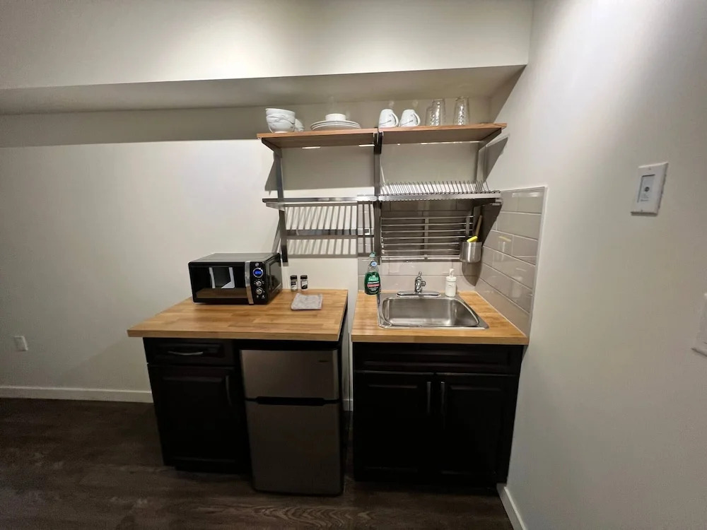 Dt 1bed 1bath Cozy Suite 8 Min Walk To Arena