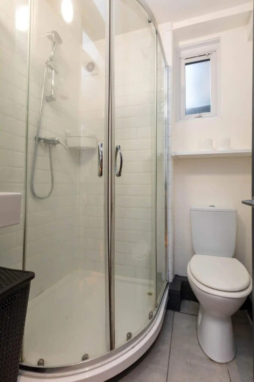 Stylish 2 Bedroom Flat With Large Private Garden