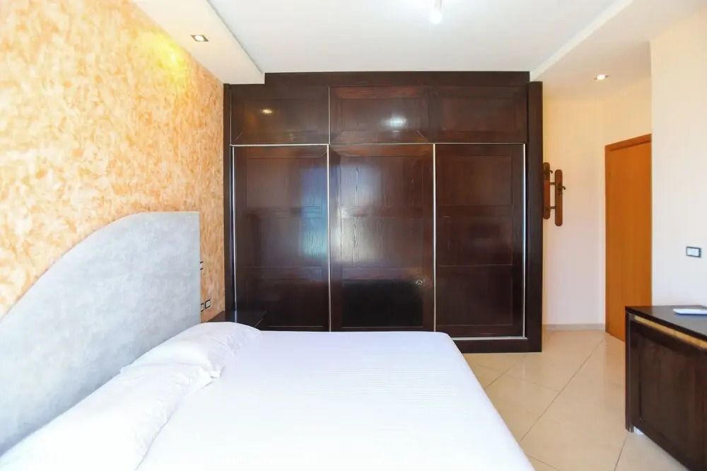 Holiday 2-bed Apartment Seaview