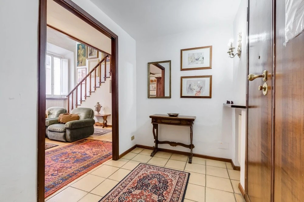 Large and Comfortable 6 Guests Flat in Trastevere