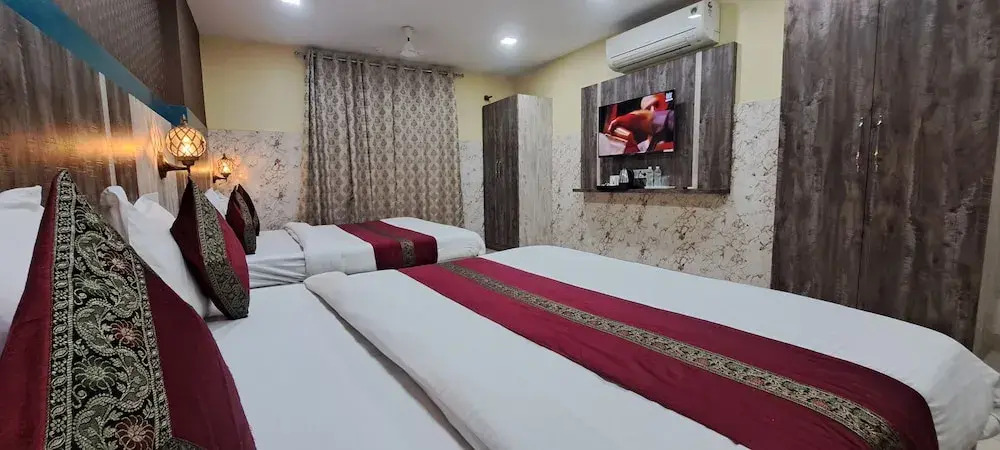 Hotel R S RESIDENCY