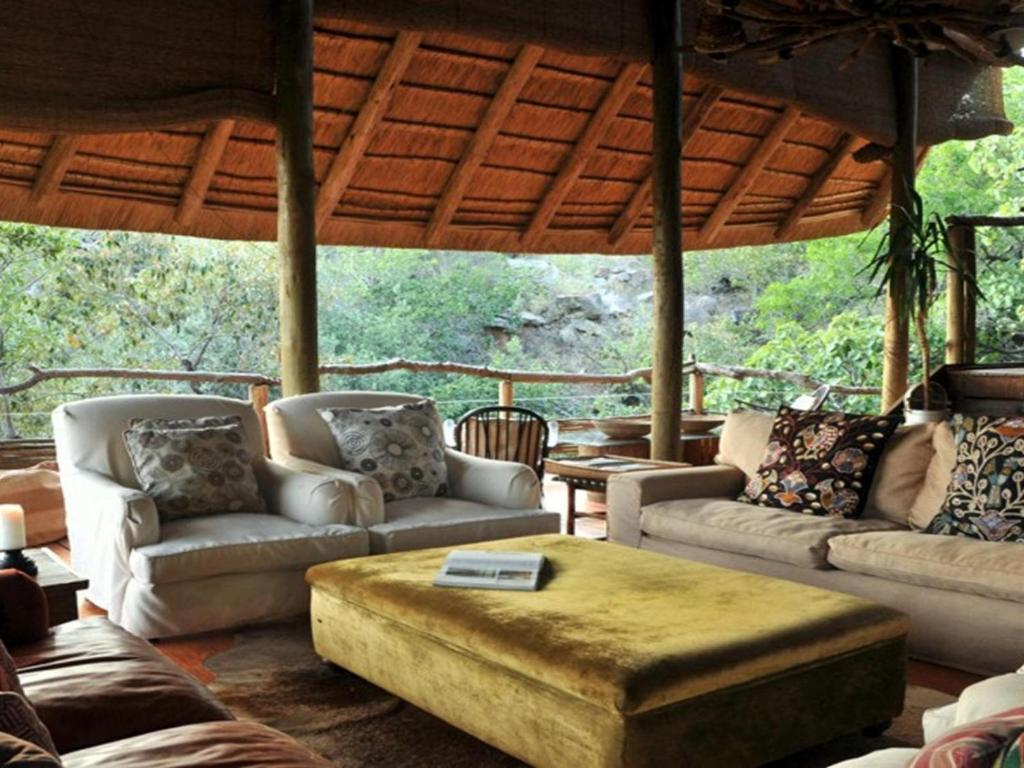 Buffalo Ridge Safari Lodge