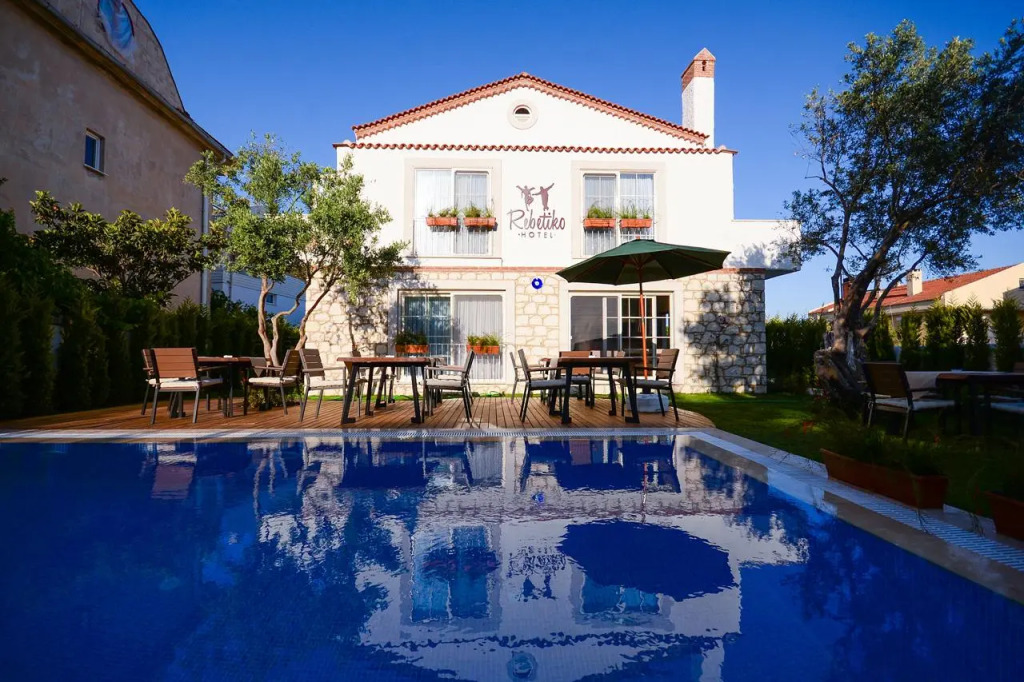 Alaçatı Otel Rebetiko