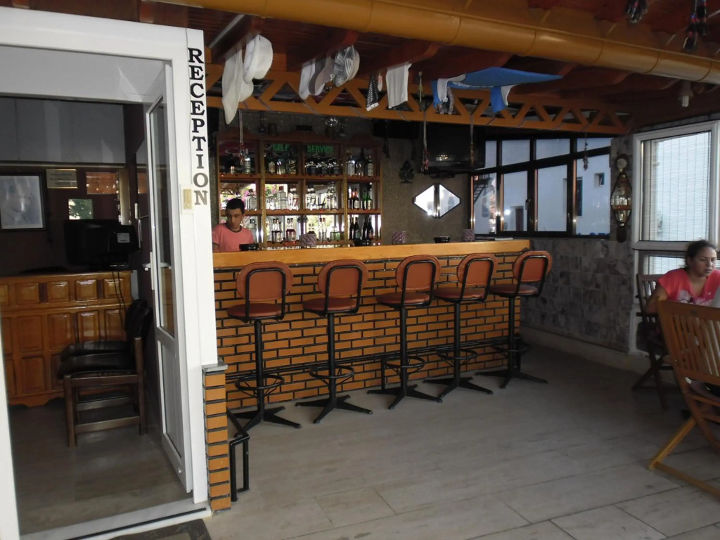 Cam Hotel