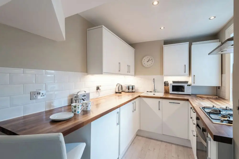 Stylish Fulham Flat With Patio by Underthedoormat