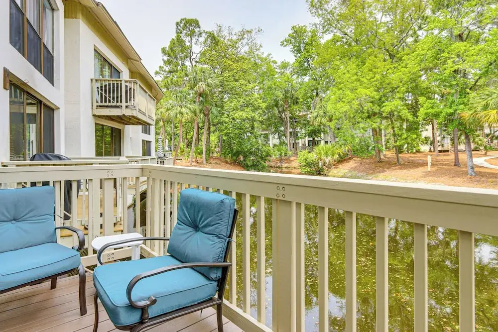 Walk to Beach: Coligny Gem w/ Community Perks