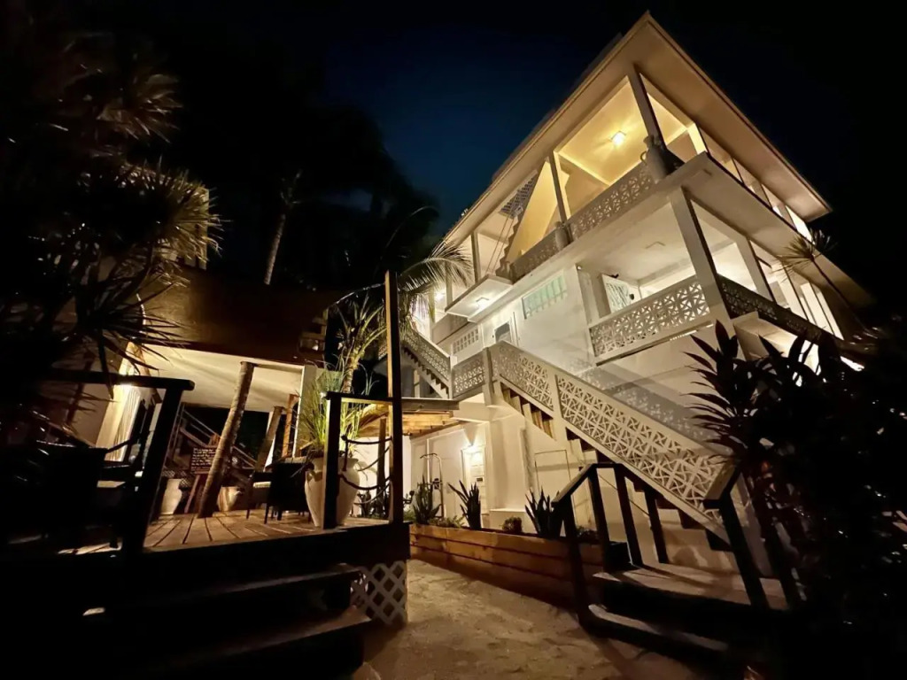 Kokomo Beach Suites
