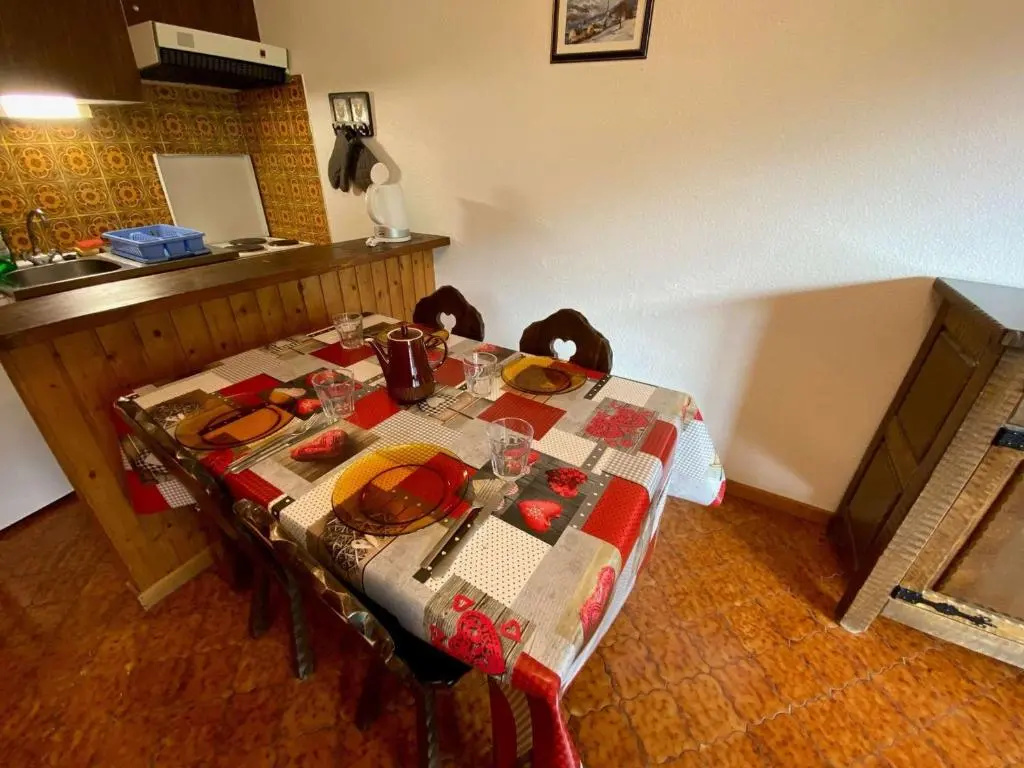 Appartement Le Grand-Bornand, 1 pièce, 4 personnes - FR-1-241-75