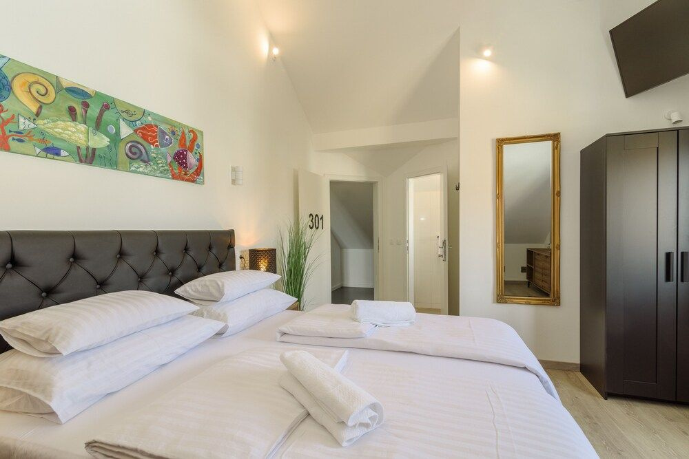 Vila White