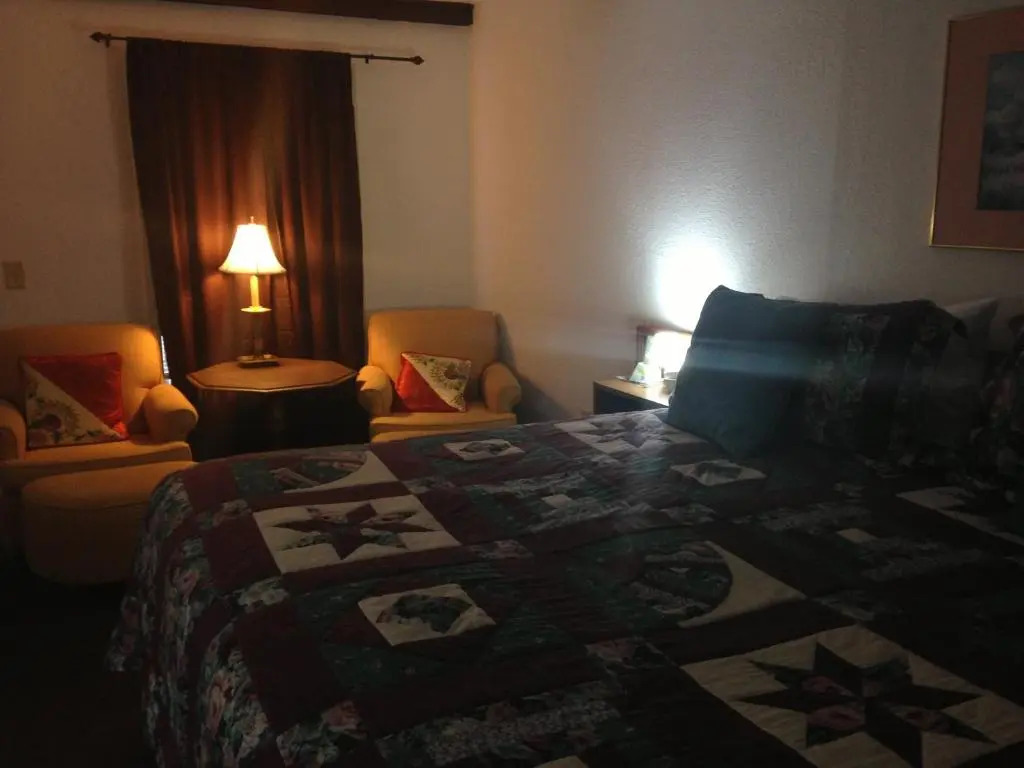 Rustic Motel Rolla