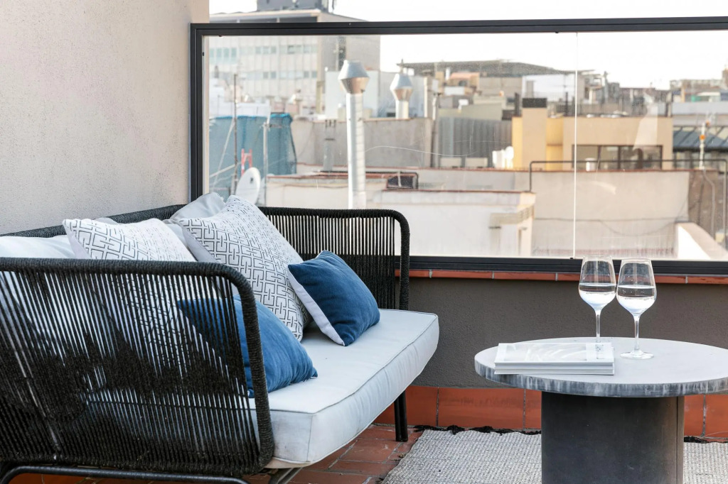 Pier 1 in Barcelona with 1 bedrooms and 1 bathrooms