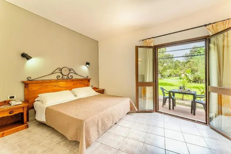 Hotel with swimming-pool in Arborea