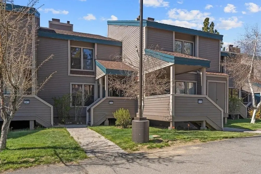Swimsuit Required 4 Bedroom Home by RedAwning