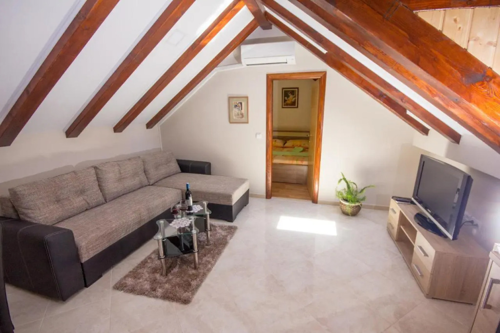 Apartment Niko Kaštel Stari