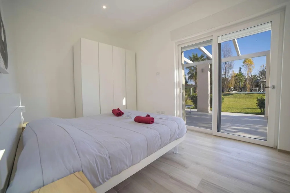 Villa Assunta With Pool Near The Sea