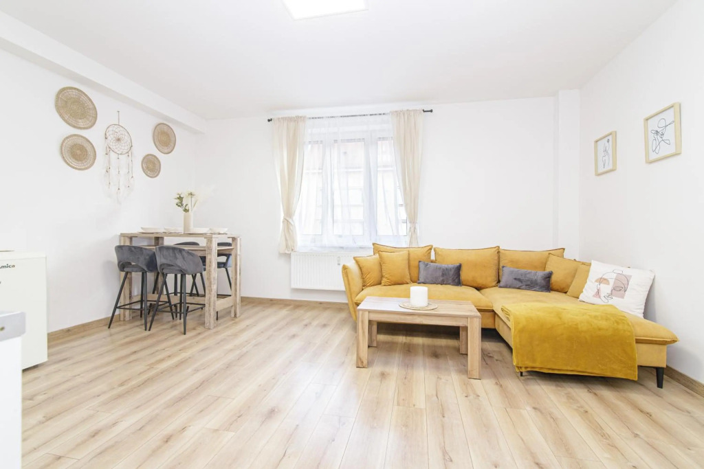 Lovely 1 Bedroom Aparment Fully Revovated