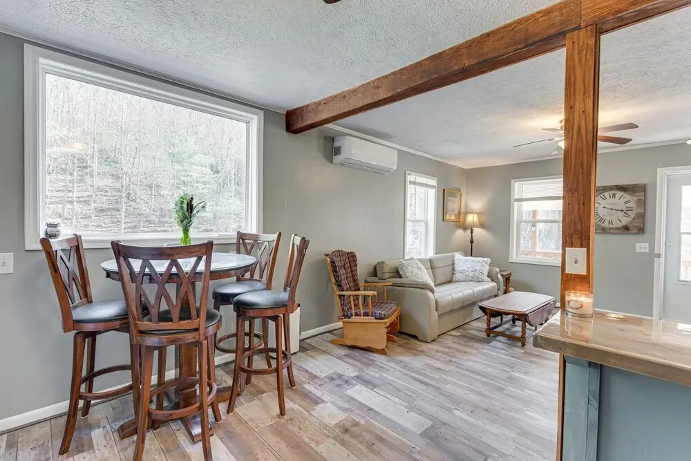 Lovely Smoky Mountain Cottage w/ Deck + Views!