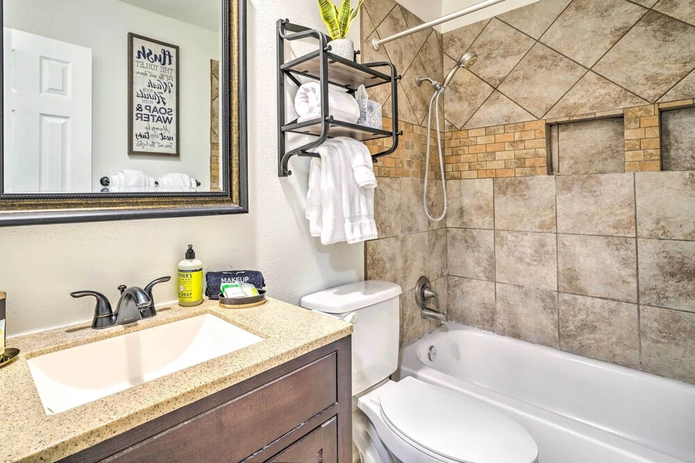 San Antonio Home w/ Hot Tub & Arcade Games