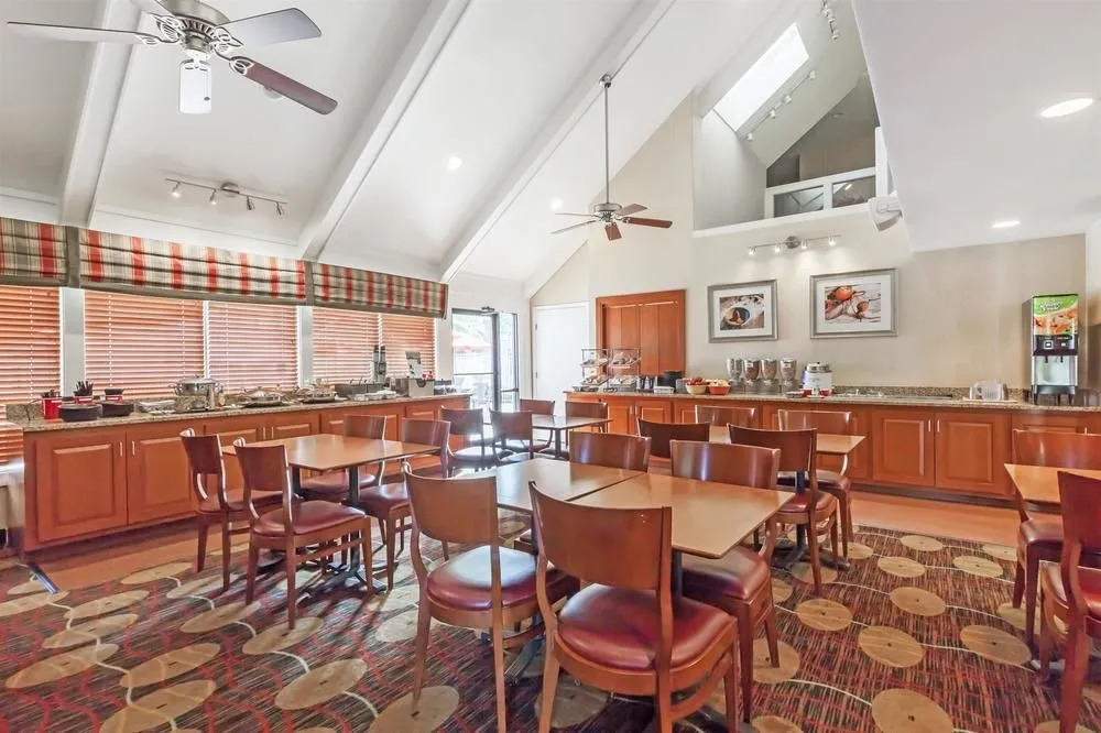 Hawthorn Suites by Wyndham Tyler