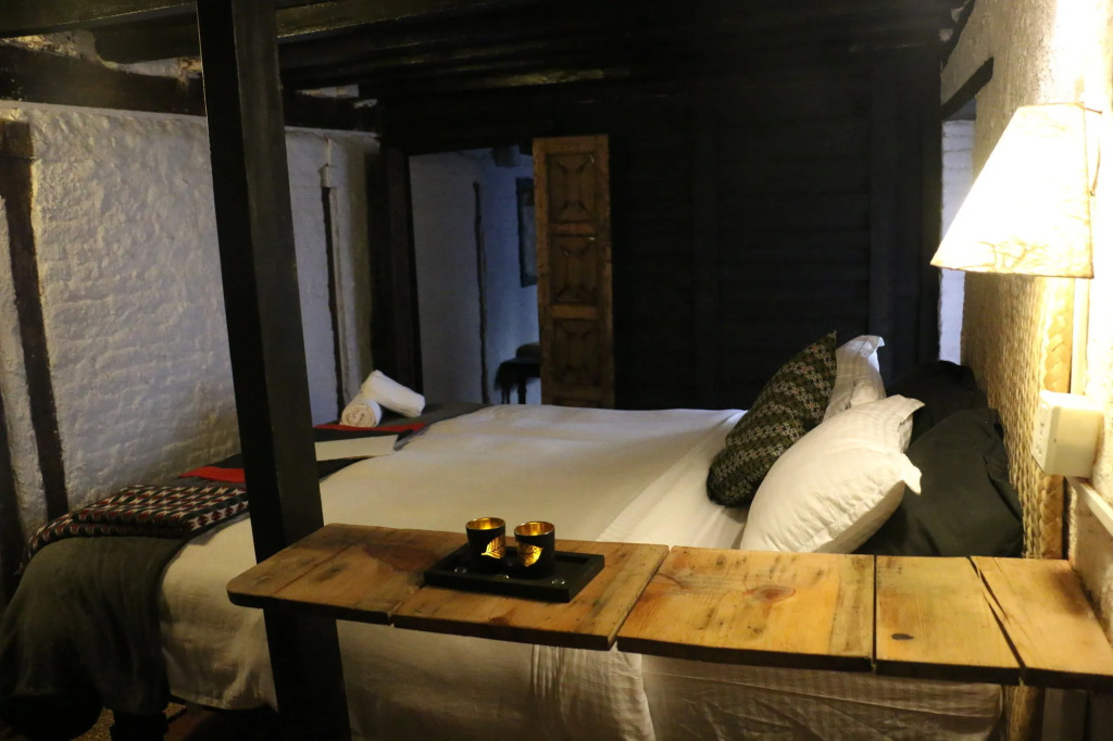 Hira Guest House