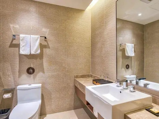 Homeinn Plus (Kunming Baiyun Road Tongde Square)