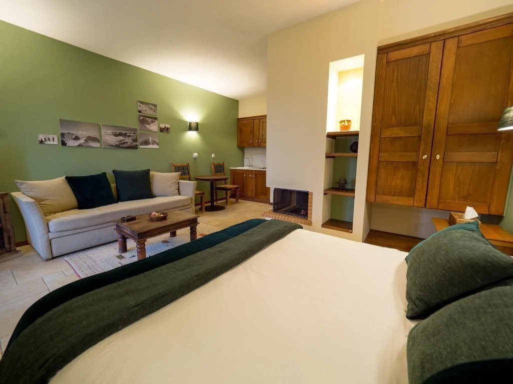 Erochos Suites Hotel