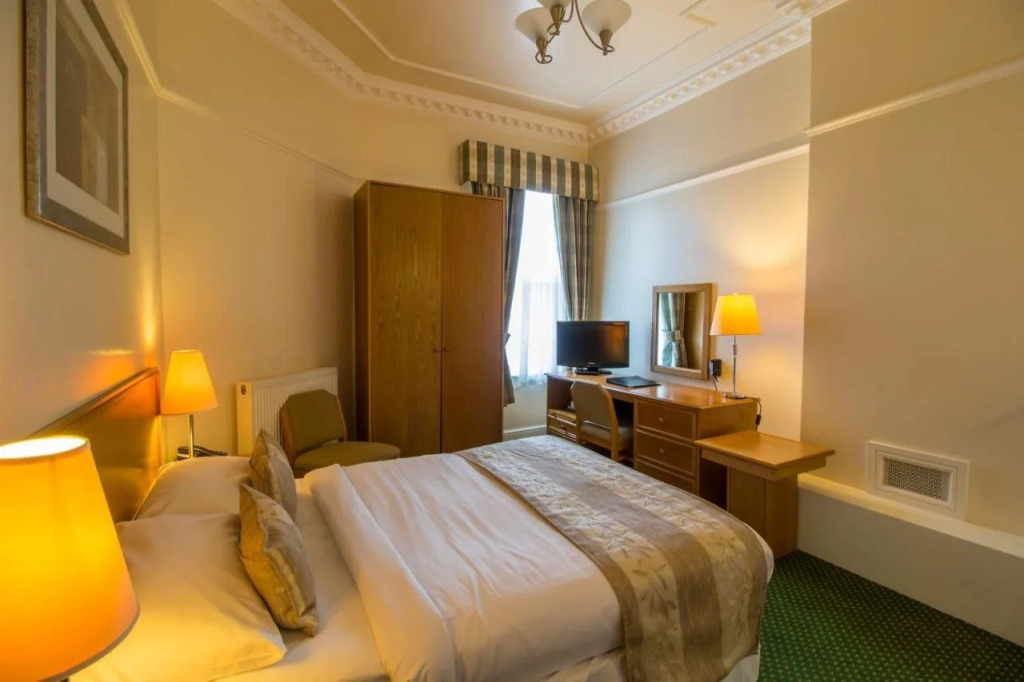 A Park View Hotel