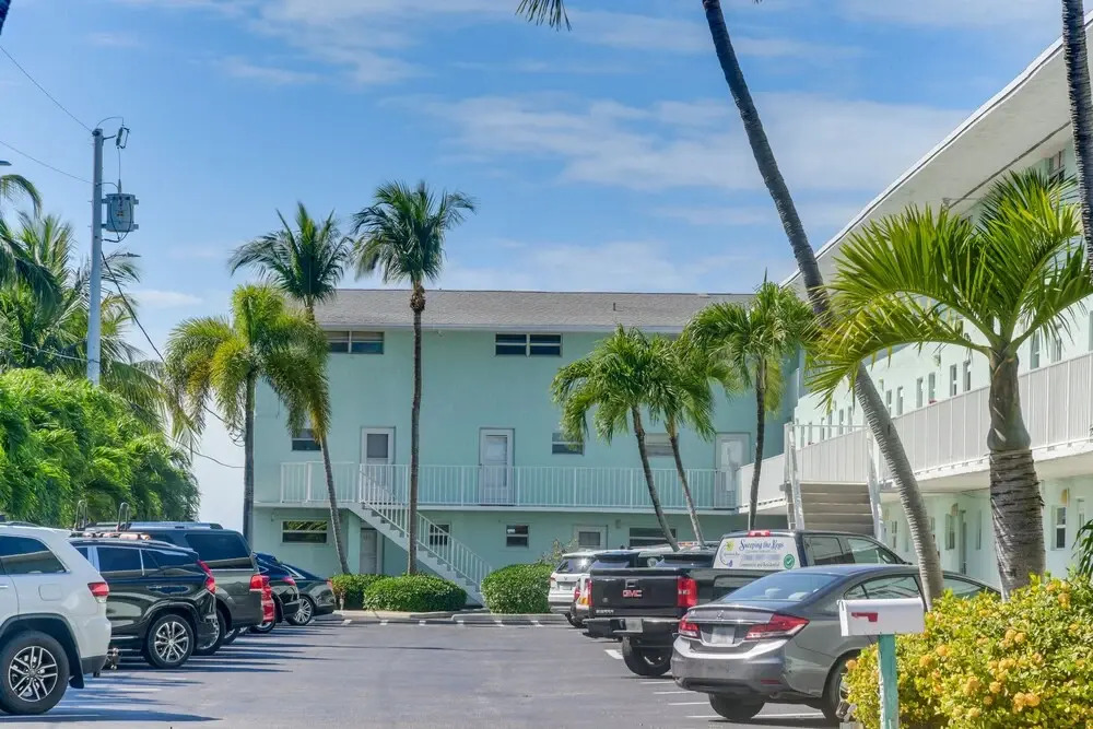 Beachfront Tavernier Abode w/ Balcony & Bay Views!