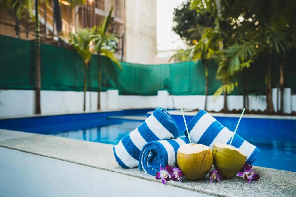 Derive Hotel by Amor