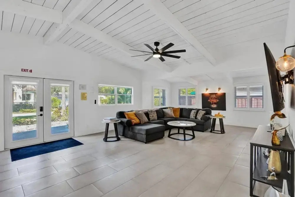 Pool House 3 Bedroom Home Victoria Park