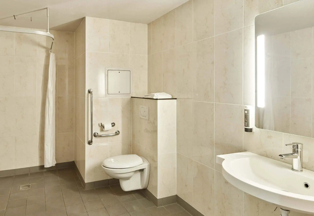 B&B HOTEL Orly Chevilly Marché International