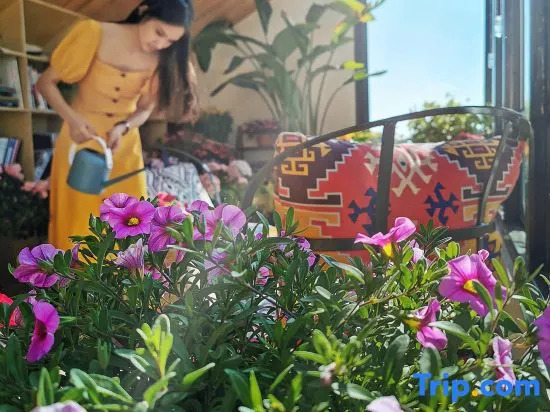 Experience homestay in Heqian's lifestyle